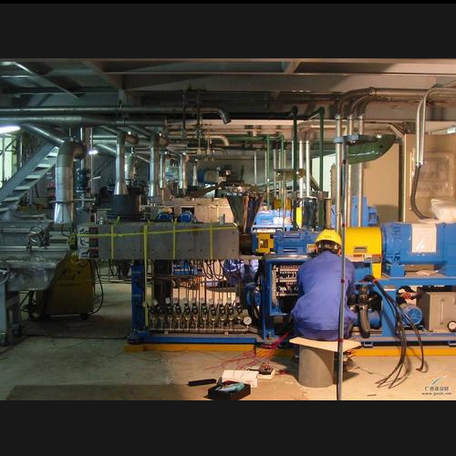 宣城工厂设备维修现场